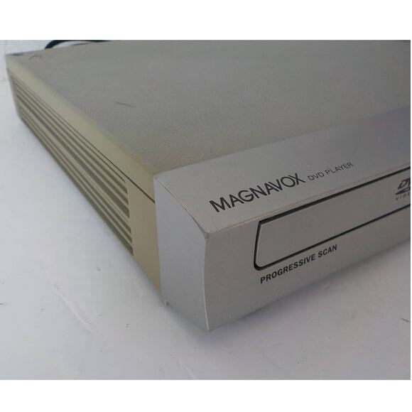 Magnavox MSD124 Progressive Scan DVD Player - It Turns On - Picture 6 of 13